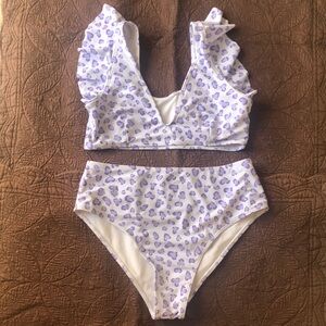 👙Women’s swimsuit size L. Shein. Worn a couple of times.